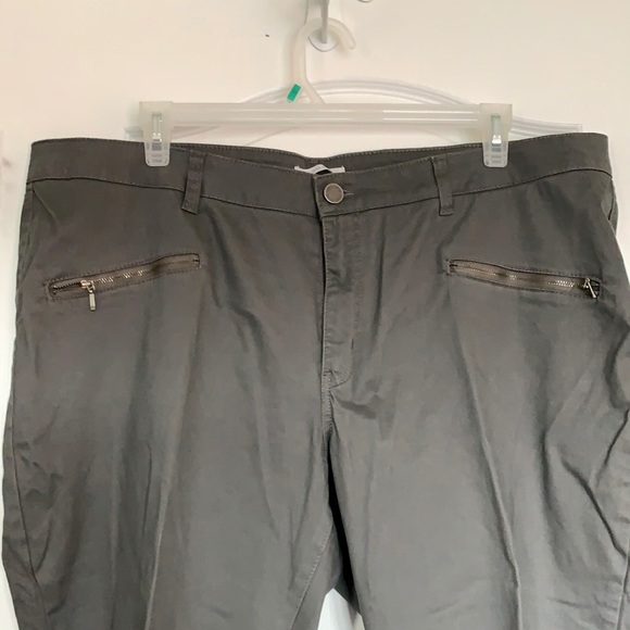 Love & Legend Skinny Pants - Grey - Picture 2 of 9